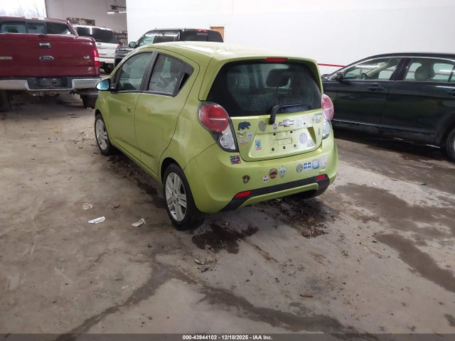 Chevrolet Spark 1lt Auto 2014 KL8CD6S93EC419975 Image 3