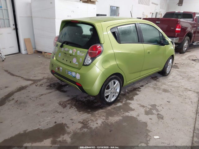 Chevrolet Spark 1lt Auto 2014 KL8CD6S93EC419975 Image 4