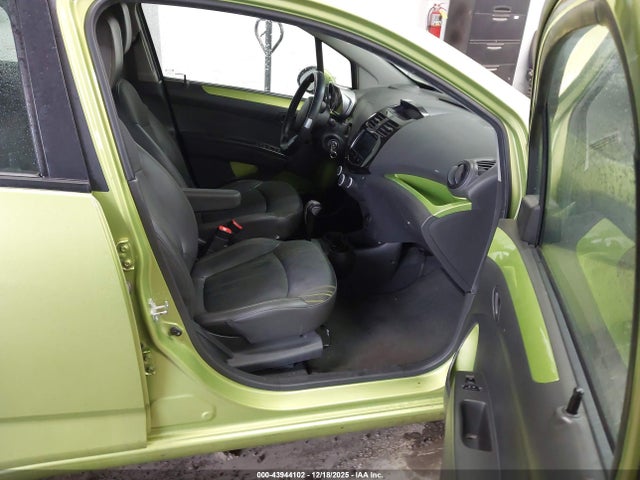 Chevrolet Spark 1lt Auto 2014 KL8CD6S93EC419975 Image 8
