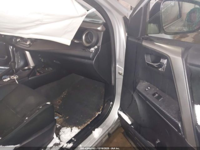 2015 TOYOTA RAV4 JTMRFREV9FD130505 Photo 4