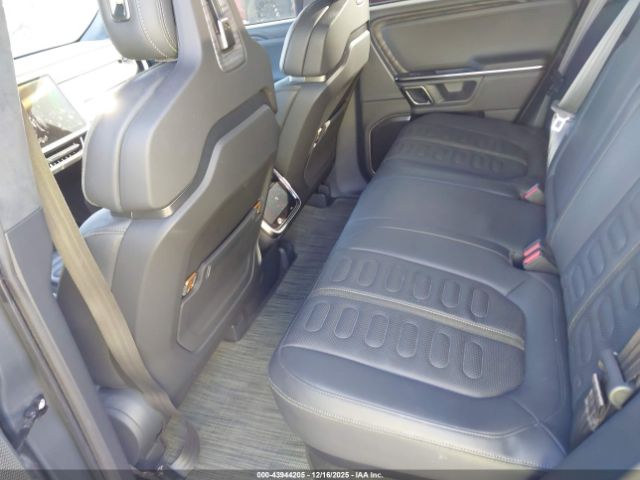 2022 RIVIAN R1T 7FCTGAAA8NN007692 Photo 7