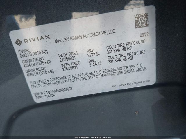 2022 RIVIAN R1T 7FCTGAAA8NN007692 Photo 8