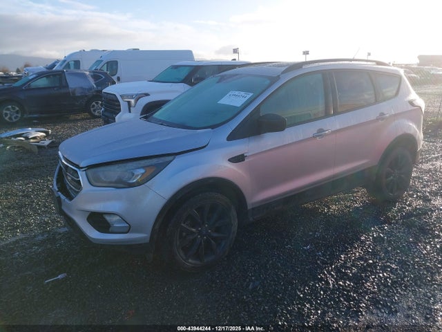 1FMCU9G99HUE09981 Ford ESCAPE SE
