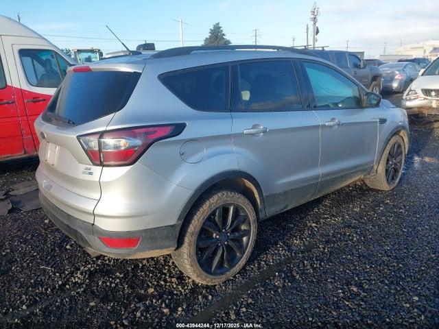 1FMCU9G99HUE09981 Ford ESCAPE SE