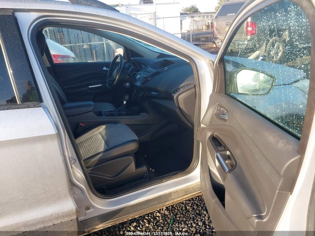 1FMCU9G99HUE09981 Ford ESCAPE SE