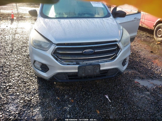 1FMCU9G99HUE09981 Ford ESCAPE SE
