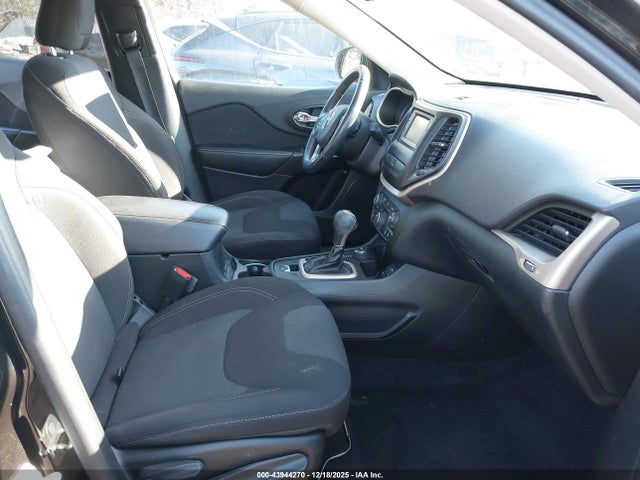 Продаж на аукціоні авто 2016 Jeep Cherokee Latitude, vin: 1C4PJMCB8GW194459, номер лоту: 43944270