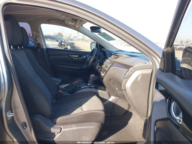 JN1BJ1CP0KW232914 Nissan Rogue Sport Sv
