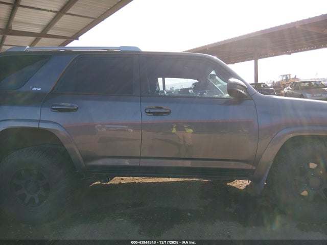 Toyota 4RUNNER SR5 2015 JTEZU5JR3F5100574 Image 14