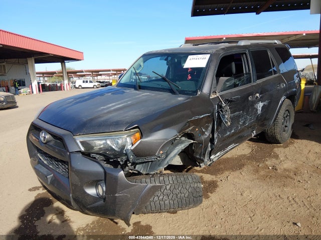 Toyota 4RUNNER SR5 2015 JTEZU5JR3F5100574 Image 2