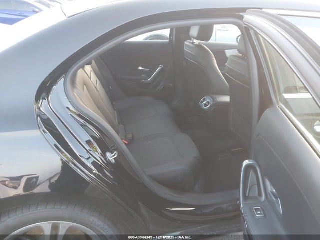 W1K3G4EB1LJ223498 Mercedes-Benz A 220