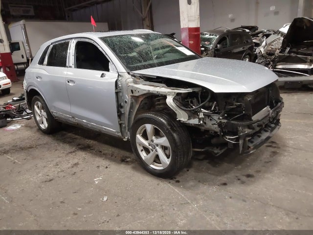 2020 AUDI Q3 WA1BECF39L1044391 Photo 0