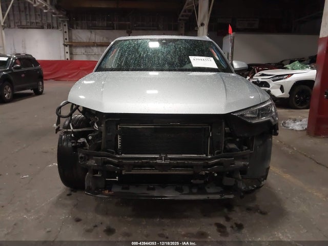 2020 Audi Q3 Premium Plus 45 Tfsi Quattro Tiptronic მანქანა იყიდება აუქციონზე, vin: WA1BECF39L1044391, აუქციონის ნომერი: 43944353