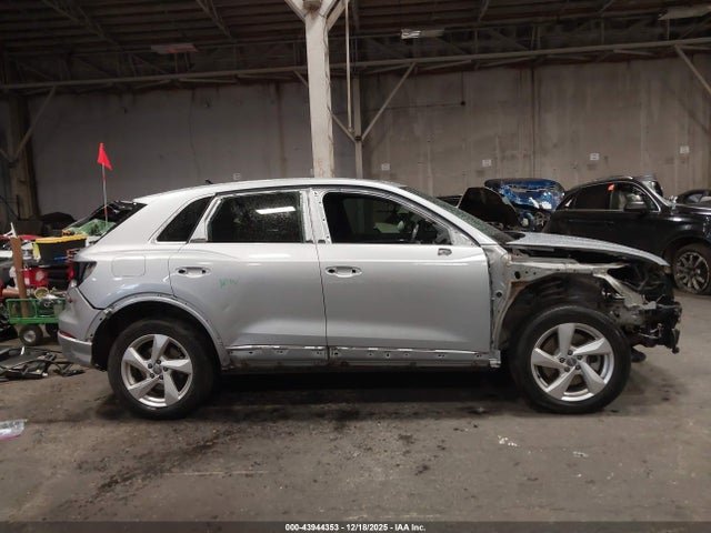 2020 Audi Q3 Premium Plus 45 Tfsi Quattro Tiptronic მანქანა იყიდება აუქციონზე, vin: WA1BECF39L1044391, აუქციონის ნომერი: 43944353