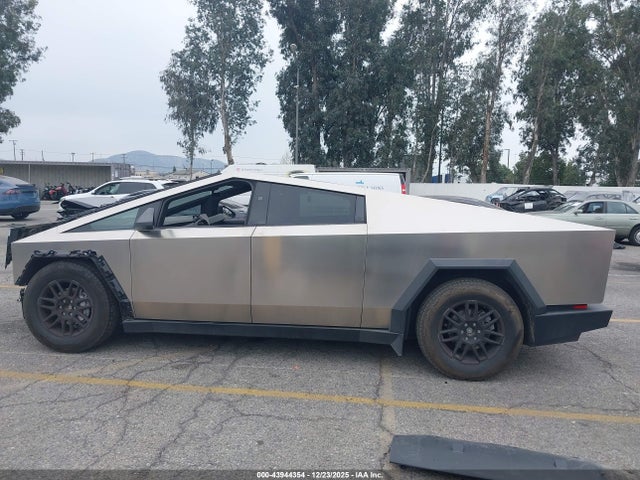 Продажа на аукционе авто 2025 Tesla Cybertruck All-wheel Drive, vin: 7G2CEHEDXSA077403, номер лота: 43944354