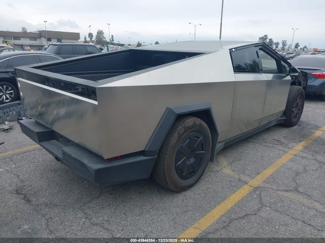 2025 TESLA CYBERTRUCK 7G2CEHEDXSA077403 Photo 3