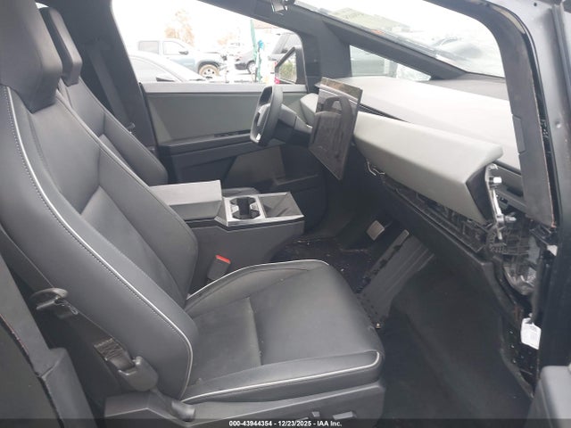2025 TESLA CYBERTRUCK 7G2CEHEDXSA077403 Photo 4