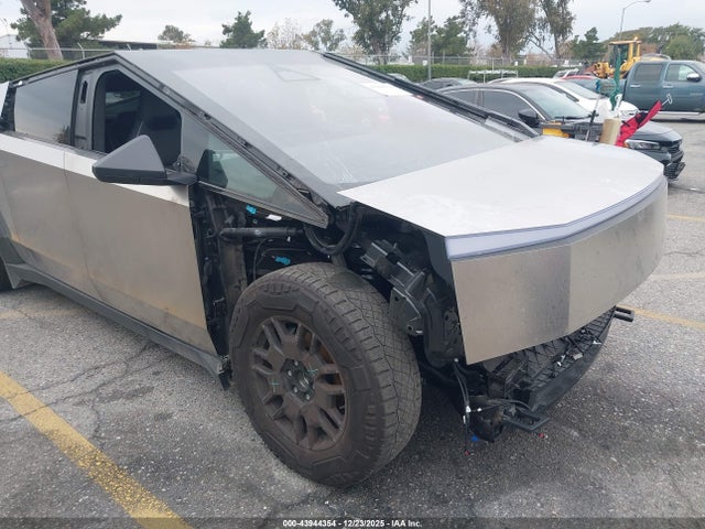 2025 TESLA CYBERTRUCK 7G2CEHEDXSA077403 Photo 5