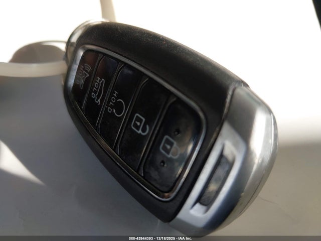 5NPLN4AGXNH083755 Hyundai ELANTRA SEL
