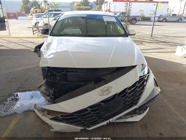 5NPLN4AGXNH083755 Hyundai ELANTRA SEL