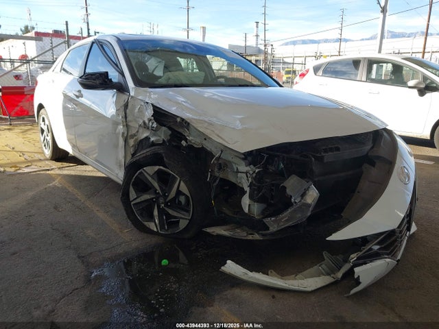5NPLN4AGXNH083755 Hyundai ELANTRA SEL