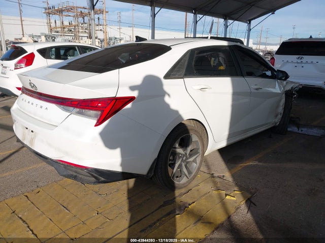 5NPLN4AGXNH083755 Hyundai ELANTRA SEL