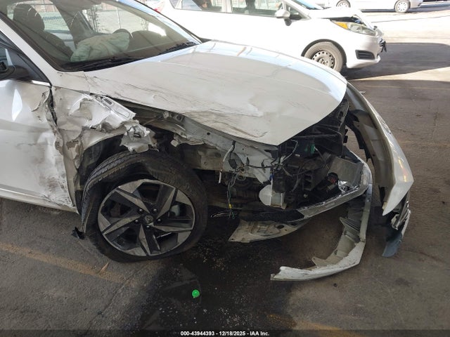 5NPLN4AGXNH083755 Hyundai ELANTRA SEL