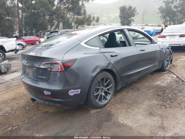2018 TESLA MODEL 3 5YJ3E1EB7JF128737 Photo 3