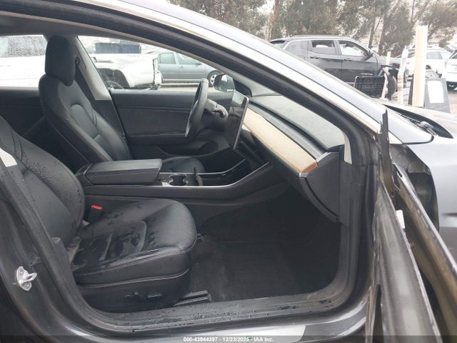 2018 TESLA MODEL 3 5YJ3E1EB7JF128737 Photo 4