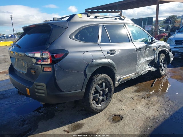 4S4BTGUD6R3128417 Subaru Outback Wilderness