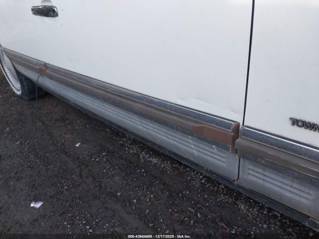 1990 LINCOLN TOWN CAR 1LNLM82F5LY607417 Photo 5