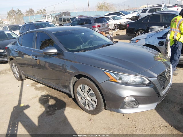 2019 1N4BL4BW8KC190971 main image