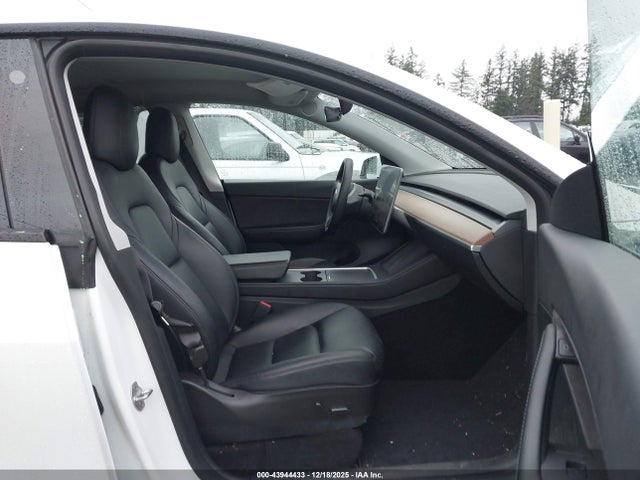 2021 TESLA MODEL Y 5YJYGAEE0MF214146 Photo 4