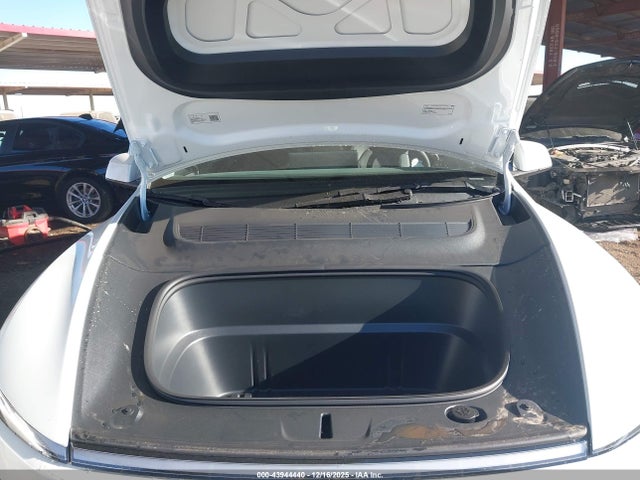 2026 TESLA MODEL Y 7SAYGDED5TF530653 Photo 9