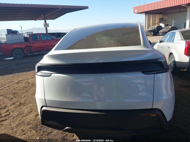 7SAYGDED5TF530653 Tesla Model Y Long Range Dual Motor All-wheel Drive