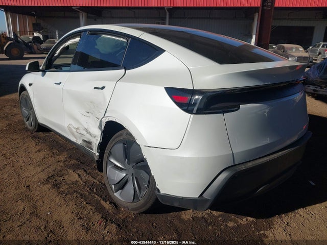2026 TESLA MODEL Y 7SAYGDED5TF530653 Photo 5