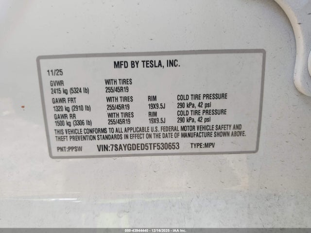 2026 TESLA MODEL Y 7SAYGDED5TF530653 Photo 8