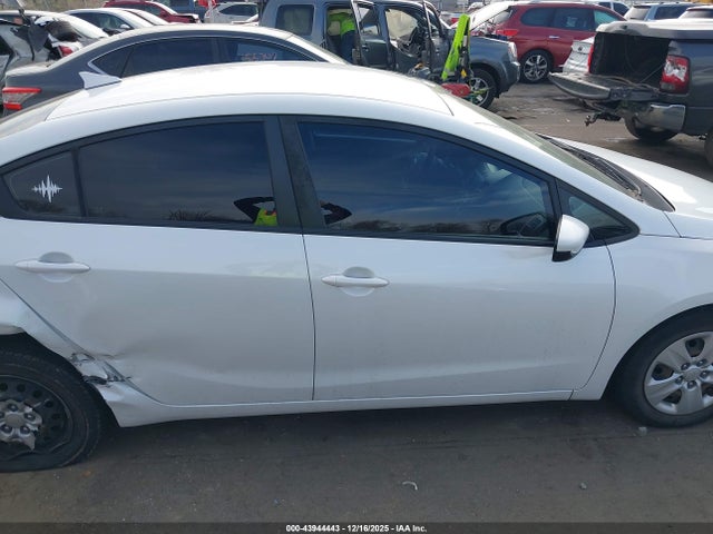 3KPFL4A72JE226585 KIA FORTE LX