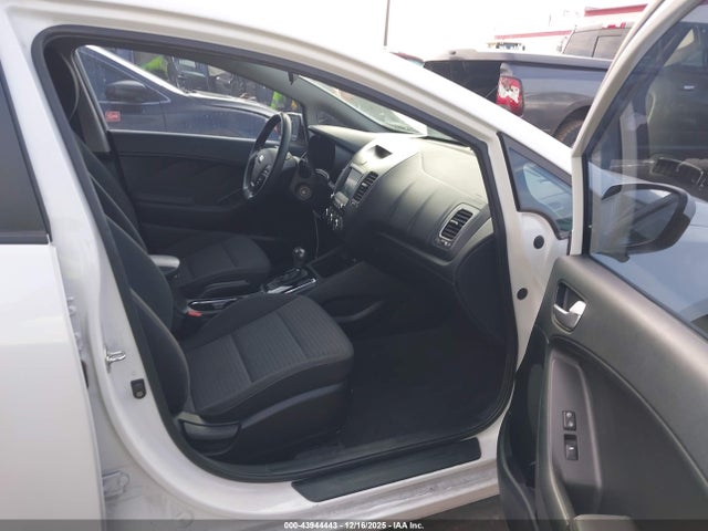 3KPFL4A72JE226585 KIA FORTE LX