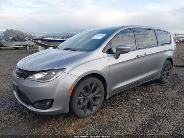 Chrysler Pacifica Touring 2020 2C4RC1FG8LR150392 Image 2