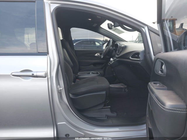 Chrysler Pacifica Touring 2020 2C4RC1FG8LR150392 Image 5