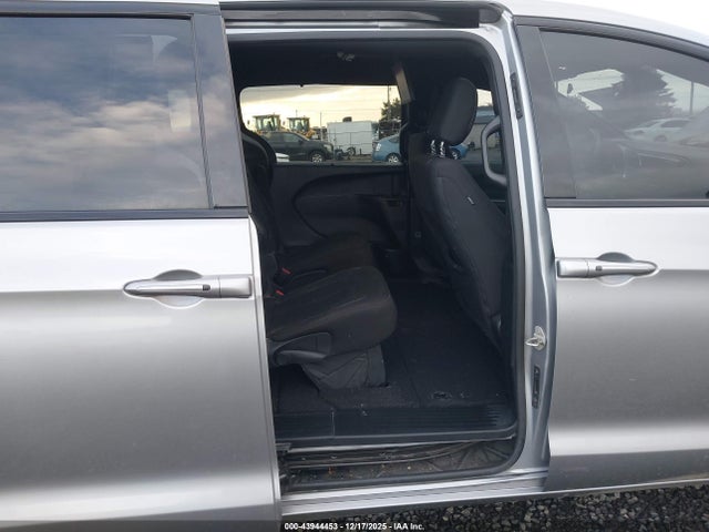 Chrysler Pacifica Touring 2020 2C4RC1FG8LR150392 Image 8