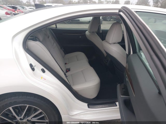 58ABK1GG5HU057671 Lexus ES 350