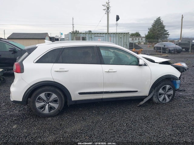 KNDCC3LC7H5072128 KIA NIRO EX