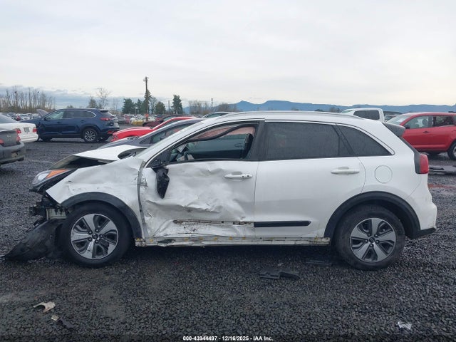 KNDCC3LC7H5072128 KIA NIRO EX