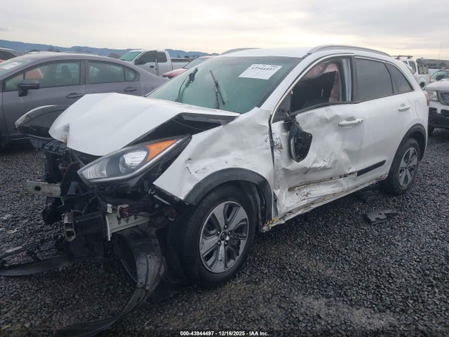 KNDCC3LC7H5072128 KIA NIRO EX