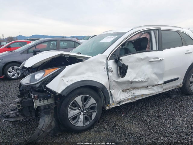 KNDCC3LC7H5072128 KIA NIRO EX