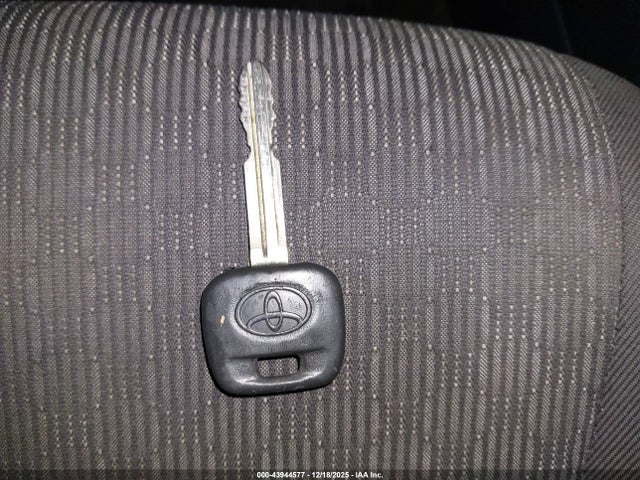 VNKKTUD39HA079208 Toyota YARIS L