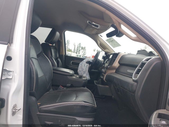 Продажа на аукционе авто 2021 Ram 2500 Laramie  4x4 6'4 Box, vin: 3C6UR5FL6MG676581, номер лота: 43944676
