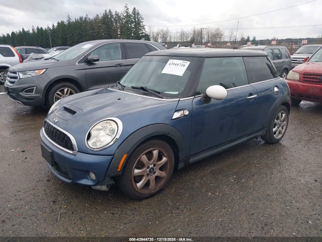 2010 MINI COOPER S WMWMF7C50ATX42301 Photo 1